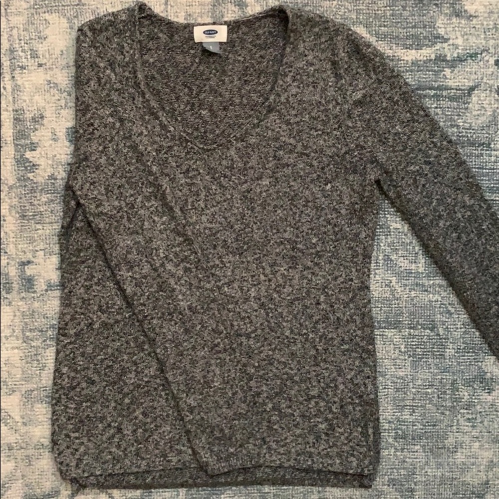 Old Navy light, cozy V-neck sweater